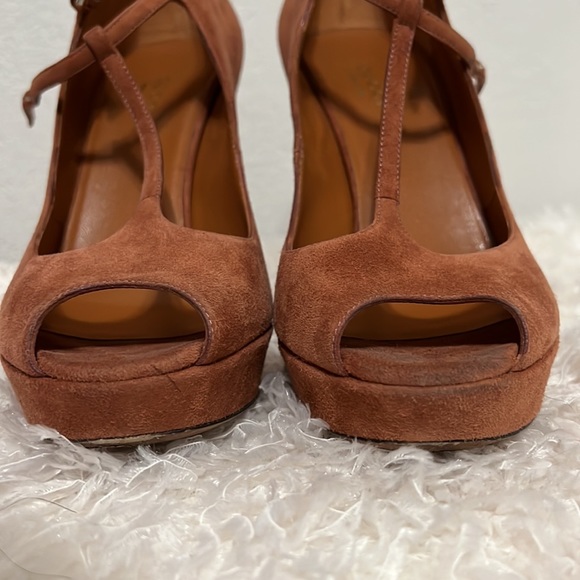Authentic Gucci Suede T Strap Peep Toe Platform Heels Light Rust Color S… - Picture 5 of 15